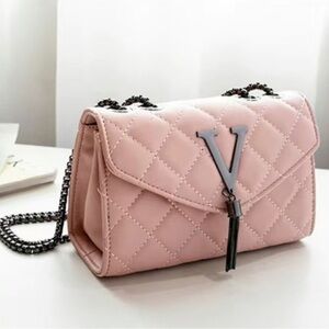 Women’s Light Pink Argyle Quilted Chain Crossbody Metal Tassel Purse